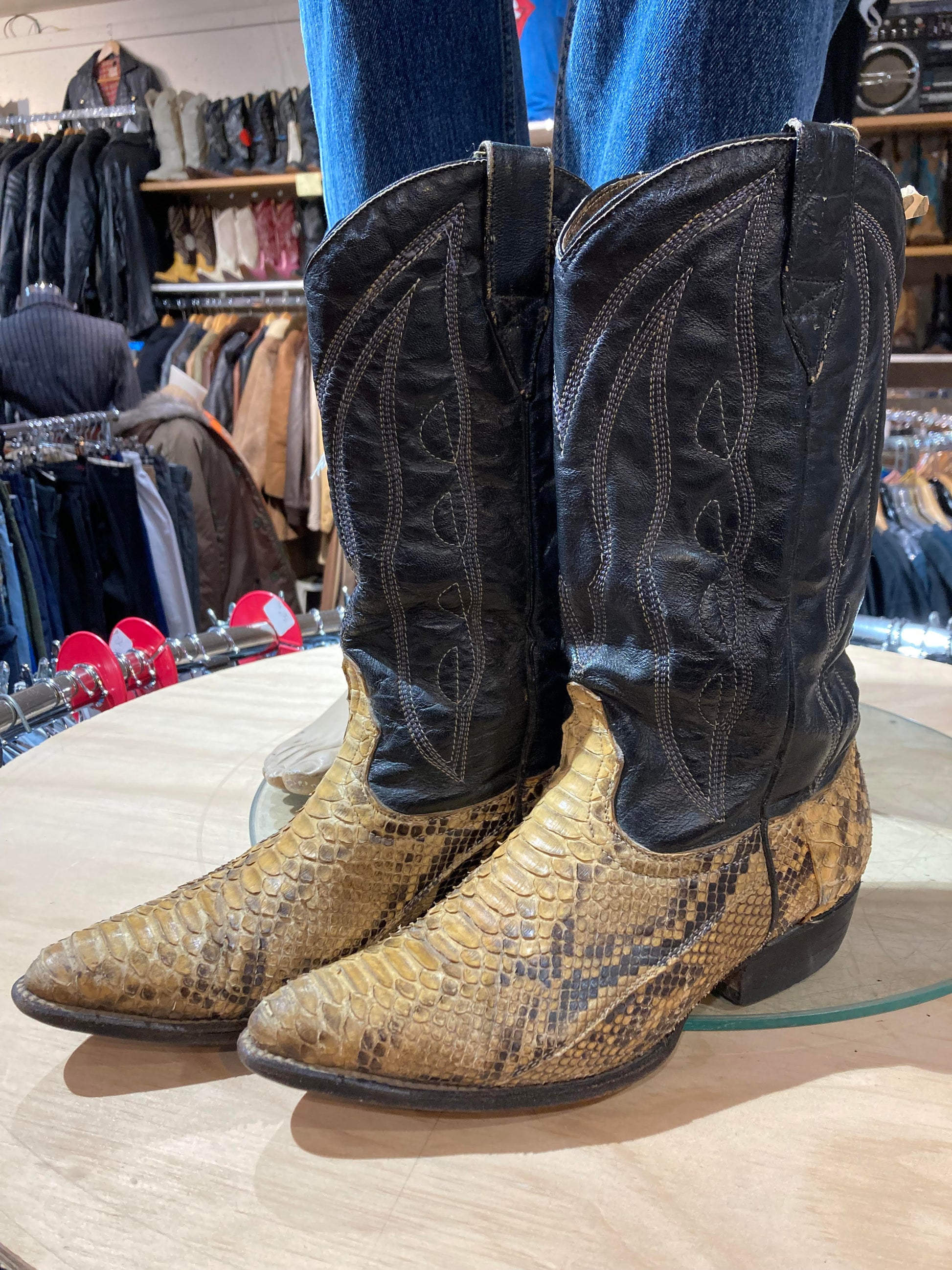 USA Snake Skin Western Boots Size: 9W – VixenVintage
